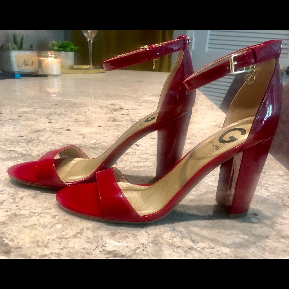 Red high heel shoes by Guess - Picture 2 of 6